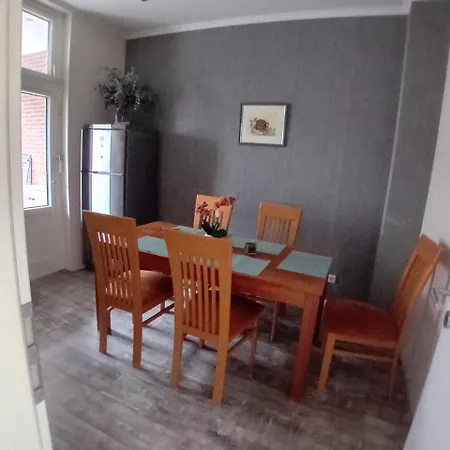 Gemuetliches Haus Mit Drei Schlafzimmern Brema