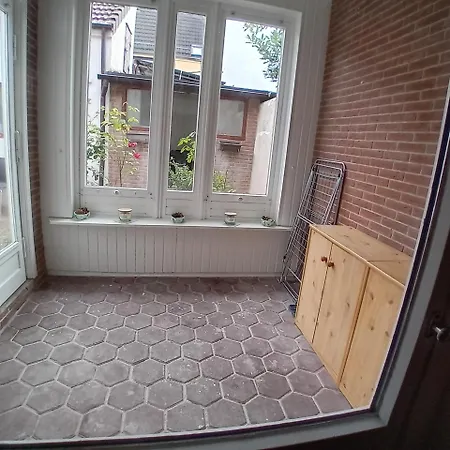 Gemuetliches Haus Mit Drei Schlafzimmern Apartman *